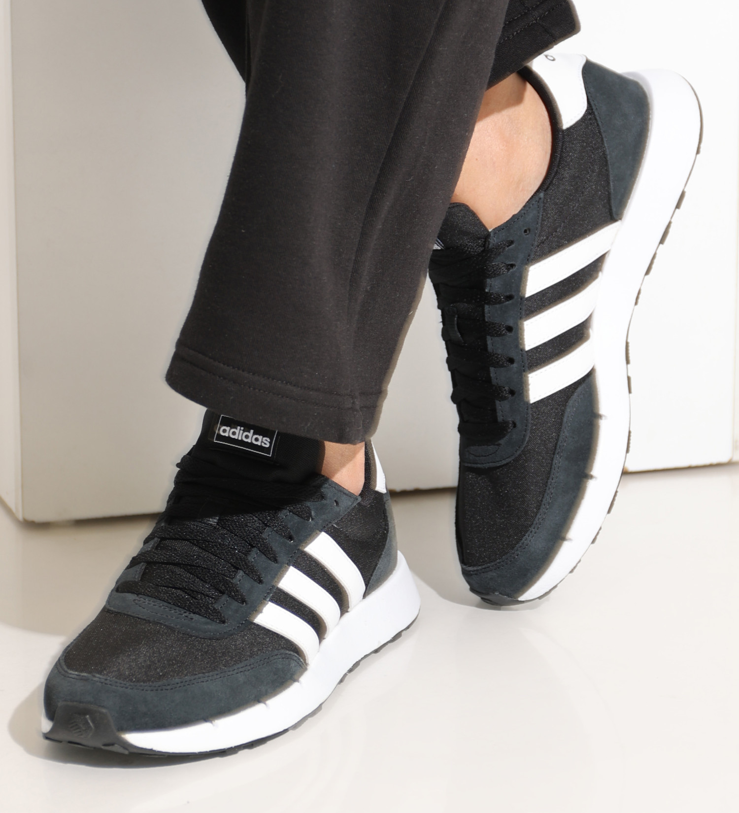 Adidas - RUN 60s Size 45.1/3